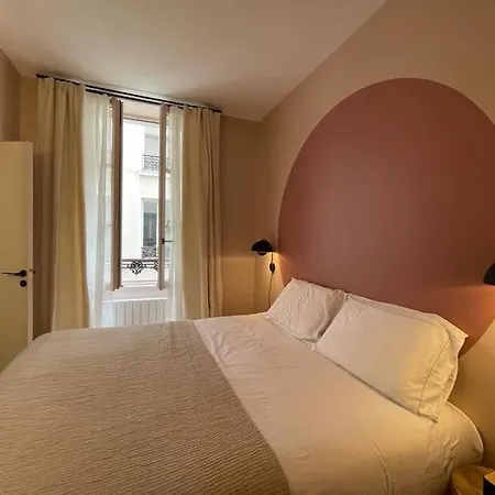 Marais - Quiet One-bedroom Decorated With Taste *